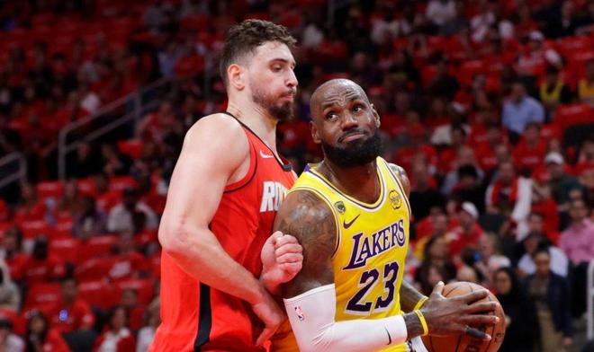 库里自曝招募詹姆斯说辞：想打好篮球吗？